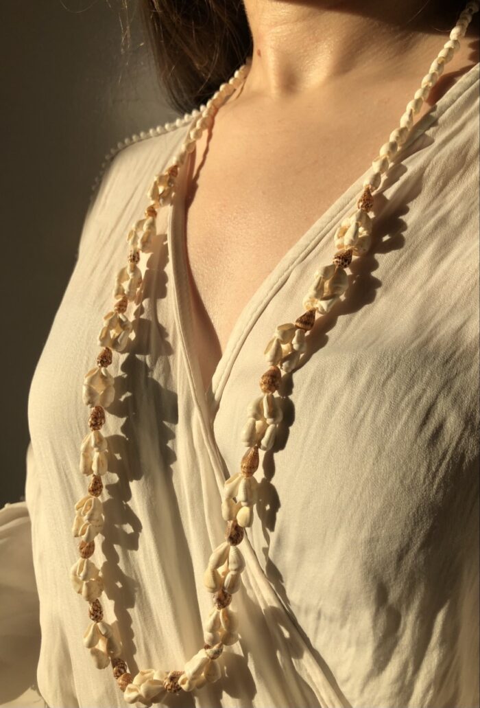 Long necklace made of colorful seashells - Image 4